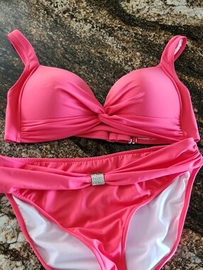 NWOT VENUS Deep Coral Twist-Front Bikini Set